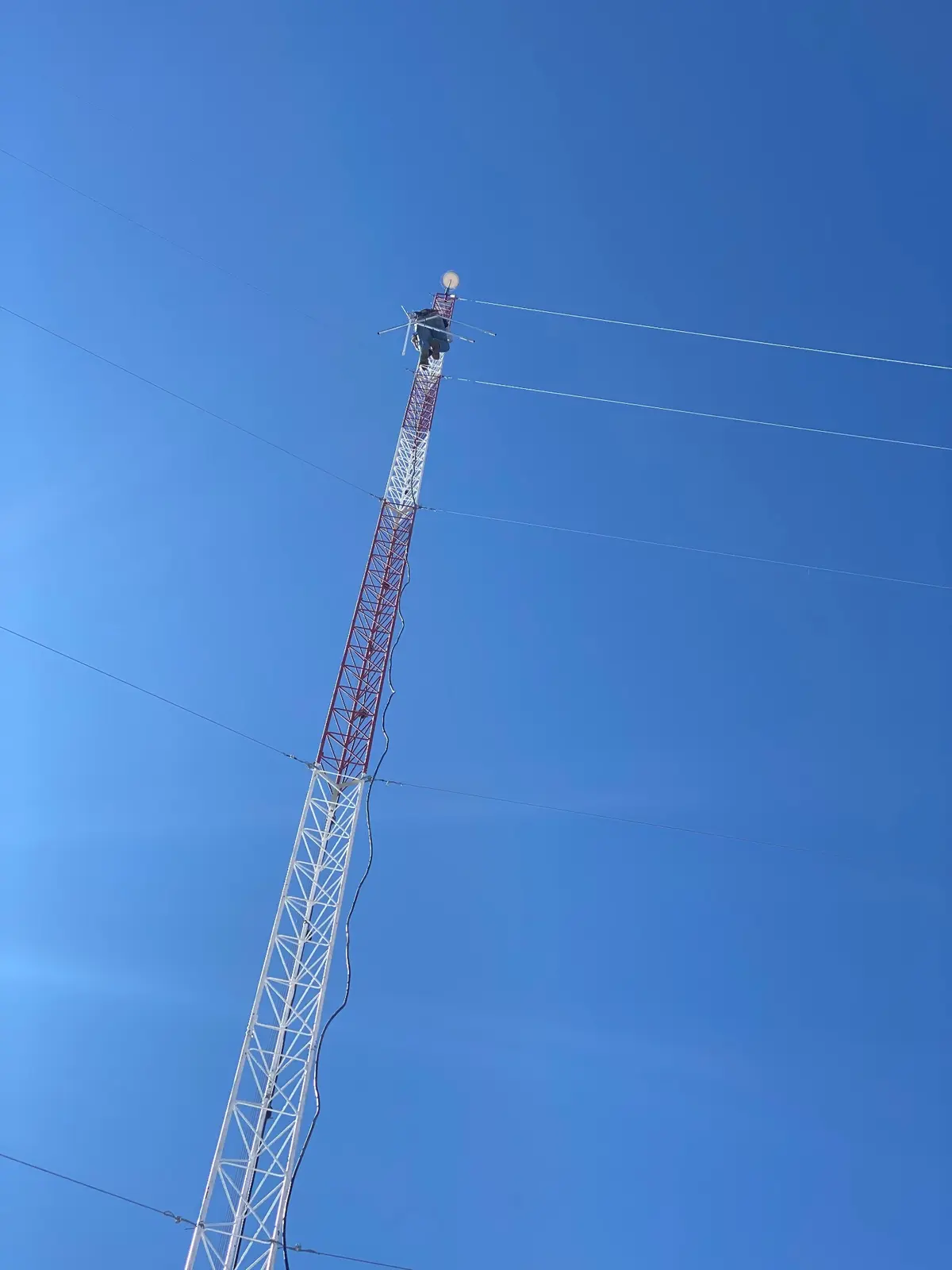 Infraestructura de radiocomunicación instalada por WTI comm